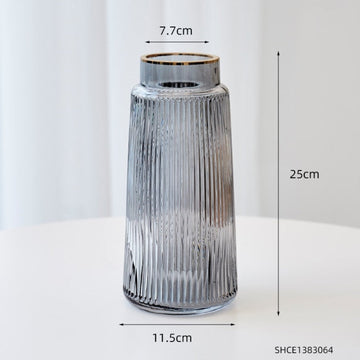 minimalist flower vase e