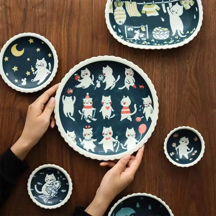 Hand-painted Japanese style cat ceramic plate
