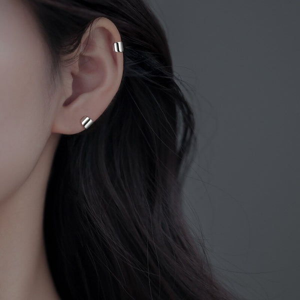 Minimalist silver earring